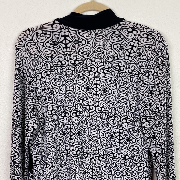 Chico's Travelers | Cream and White Patterned Open Cardigan Wrinkle Free 1 (M/8) - Picture 8 of 9